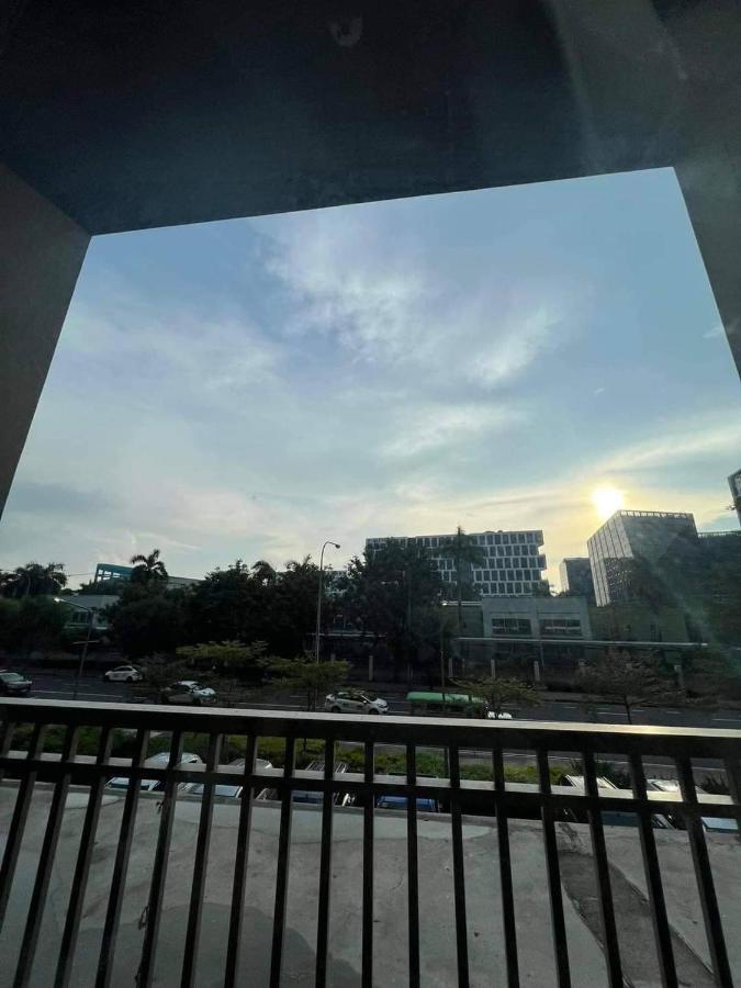 Shore Residences Tower D Manila Exteriör bild